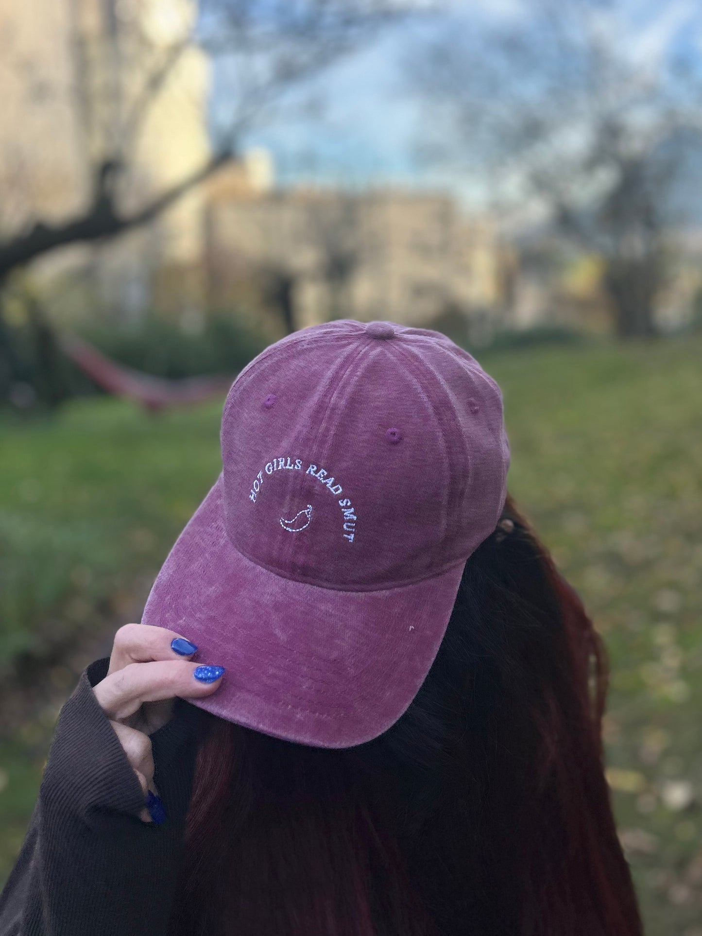 Cappello Hot girls read smut